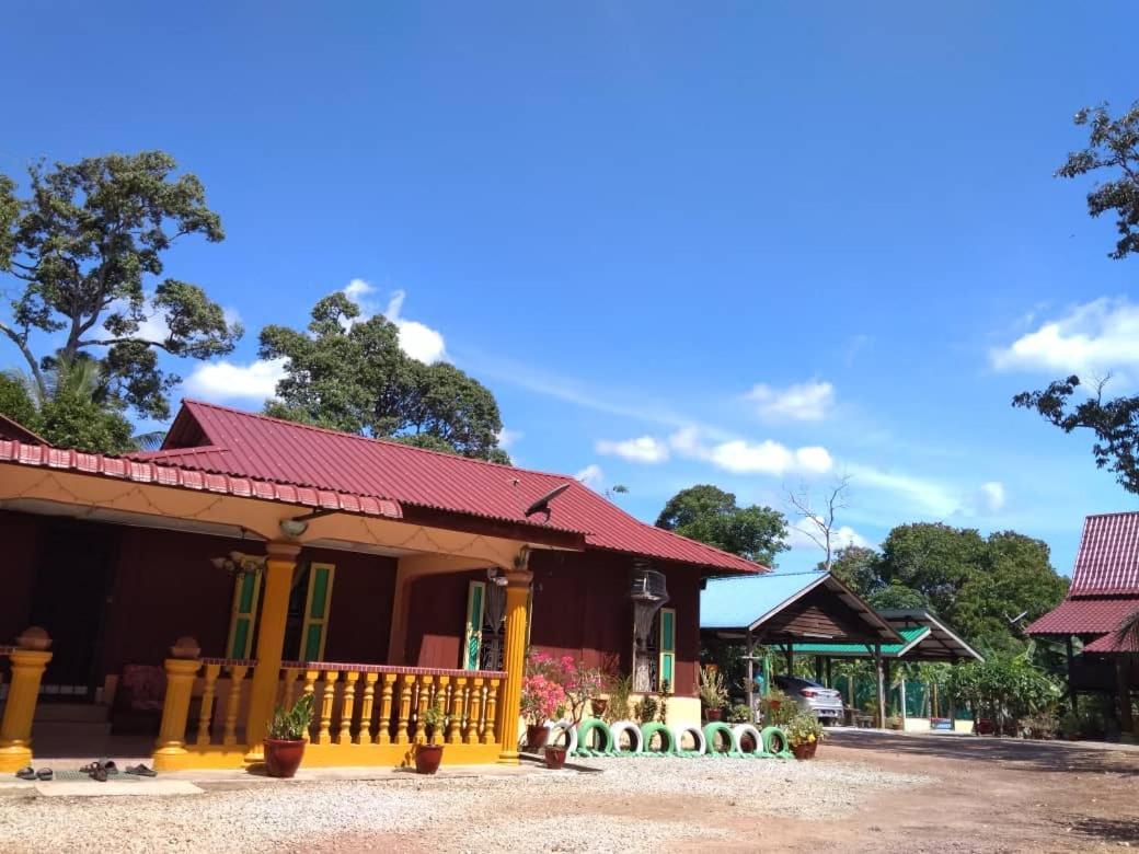 Homestay Warisan Bonda Masjid Tanah/Melaka Exterior photo